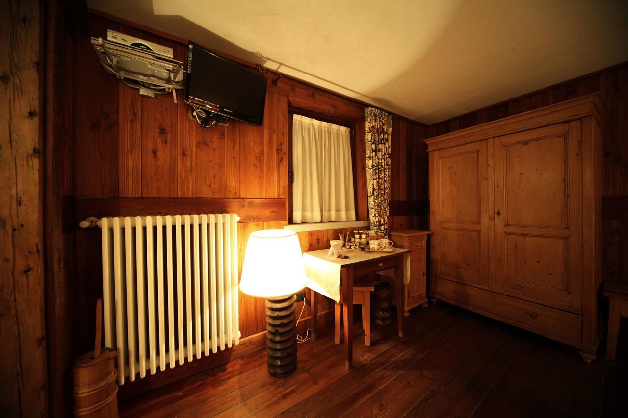Eco Chalet Maison Dominique Challand-Saint-Anselme Luaran gambar